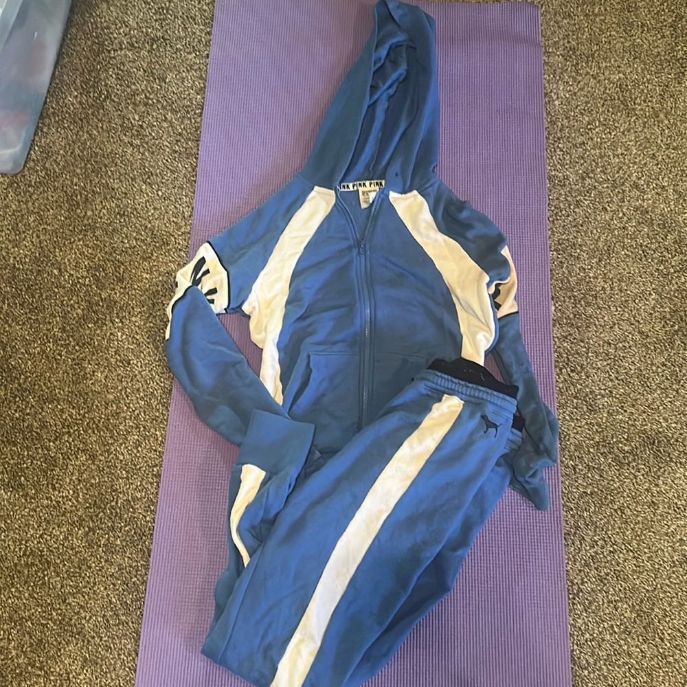 Victoria’s Secret pink XS hoodie and pants set missing string on hoodie